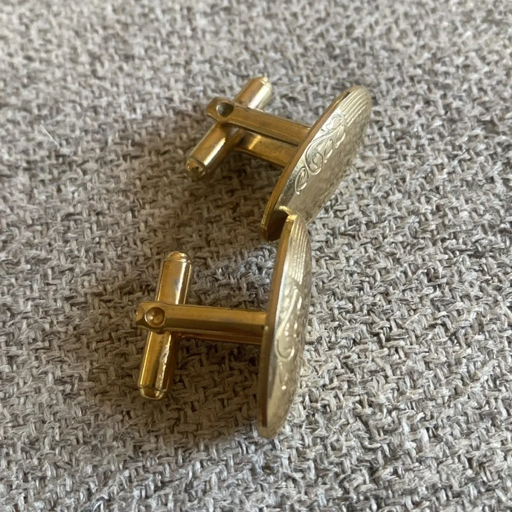 Vintage Gold Oval Cuff Links